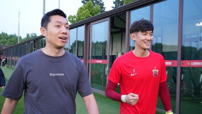 我们曾经看到过两个人在灵肉交融时蹦出的无尽火花，那是对人类本性解放的热烈欢呼。